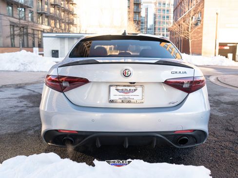 Used 2020 Alfa Romeo Giulia w/ Quick Order Package 22K Sport image 6