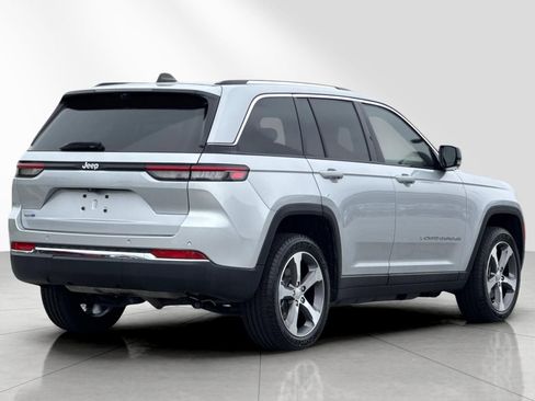 Used 2023 Jeep Grand Cherokee 4WD 4xe w/ Luxury Tech Group II image 4