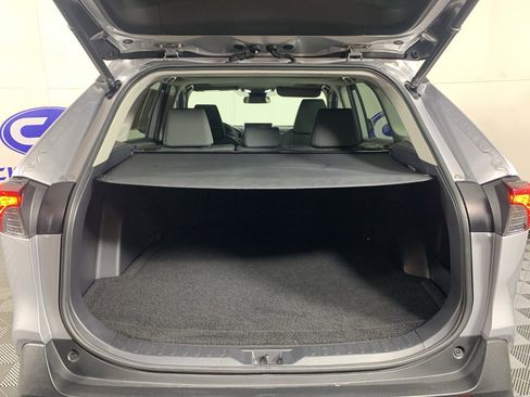 Used 2021 Toyota RAV4 XLE w/ Convenience Package image 35