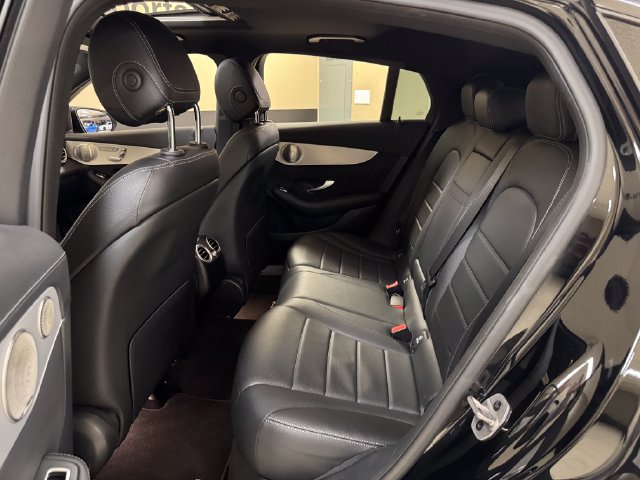 Used 2023 Mercedes-Benz GLC 300 4MATIC Coupe image 21