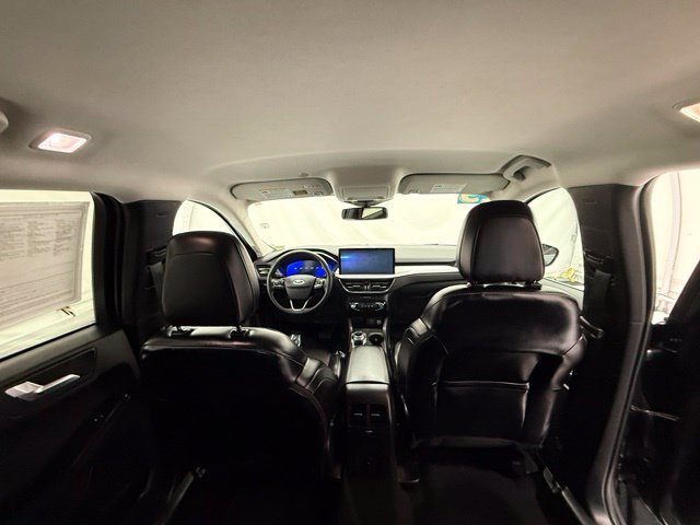 Used 2025 Ford Escape Platinum AWD/4WD image 30