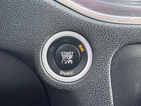 Used 2015 Dodge Charger SE image 6