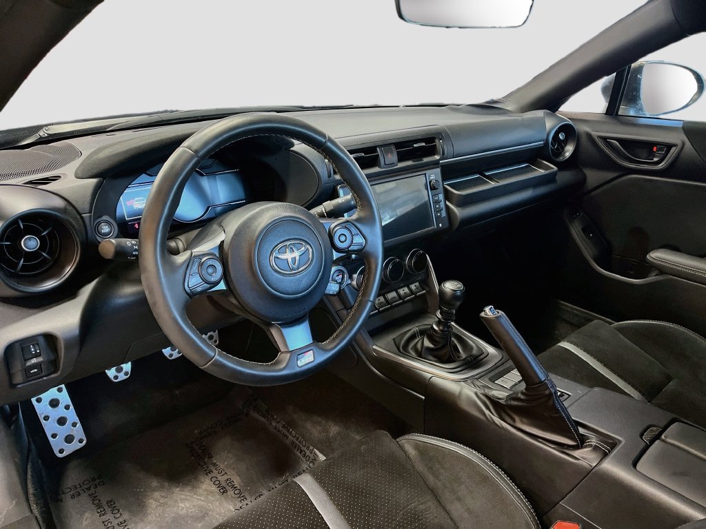 Used 2024 Toyota GR86 Premium RWD image 9
