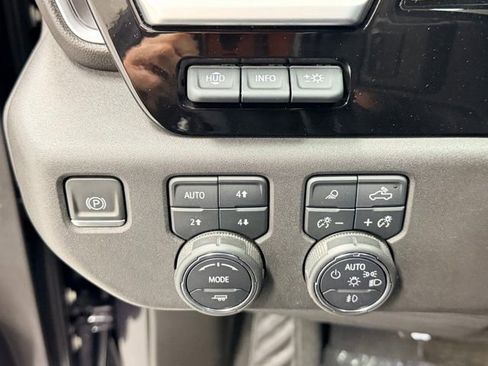 Certified 2022 Chevrolet Silverado 1500 High Country w/ High Country Premium Package image 16