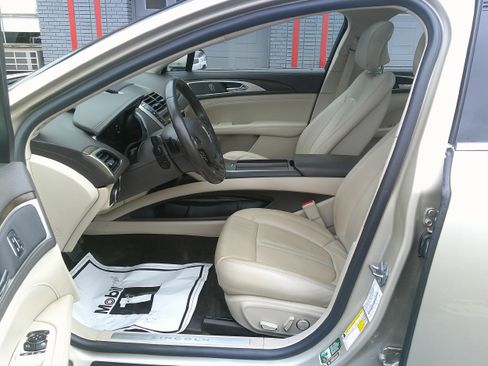 Used 2017 Lincoln MKZ Select w/ Technology Package FWD image 16