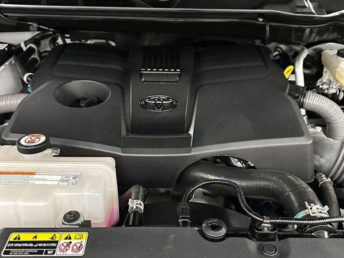 Used 2022 Toyota Tundra SR5 w/ TRD Off-Road Package AWD/4WD image 7