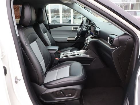 Used 2023 Ford Explorer XLT w/ Equipment Group 202A image 45
