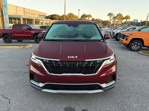 Used 2023 Kia Carnival LX image 2