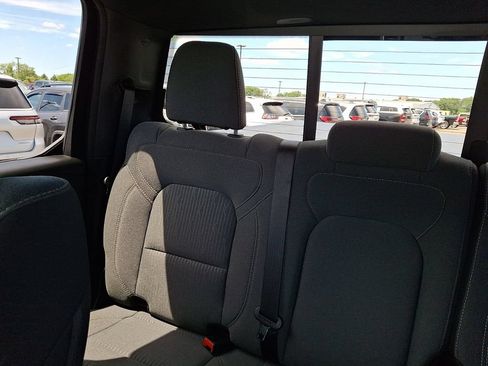 Used 2022 RAM 1500 Big Horn AWD/4WD image 19