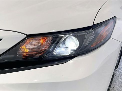 Used 2024 Toyota Camry SE image 33