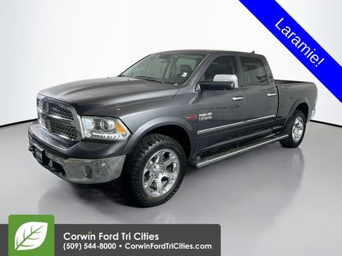 Used 2016 RAM 1500 Laramie w/ Convenience Group AWD/4WD image 5