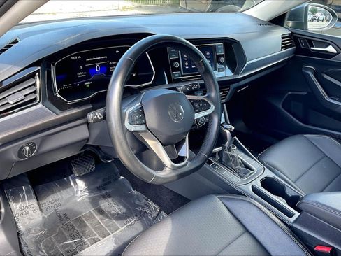 Used 2024 Volkswagen Jetta SE image 12