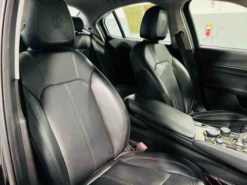 Used 2019 Alfa Romeo Giulia Ti RWD image 34