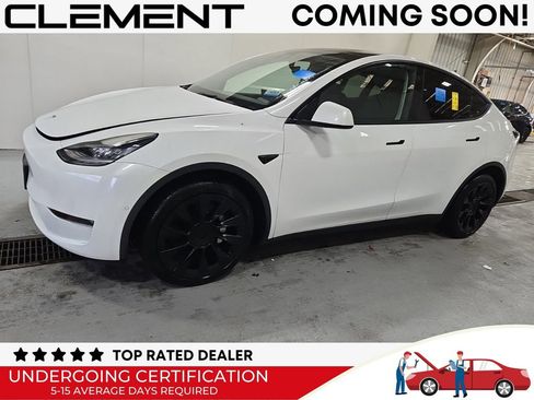 Used 2022 Tesla Model Y Long Range image 1