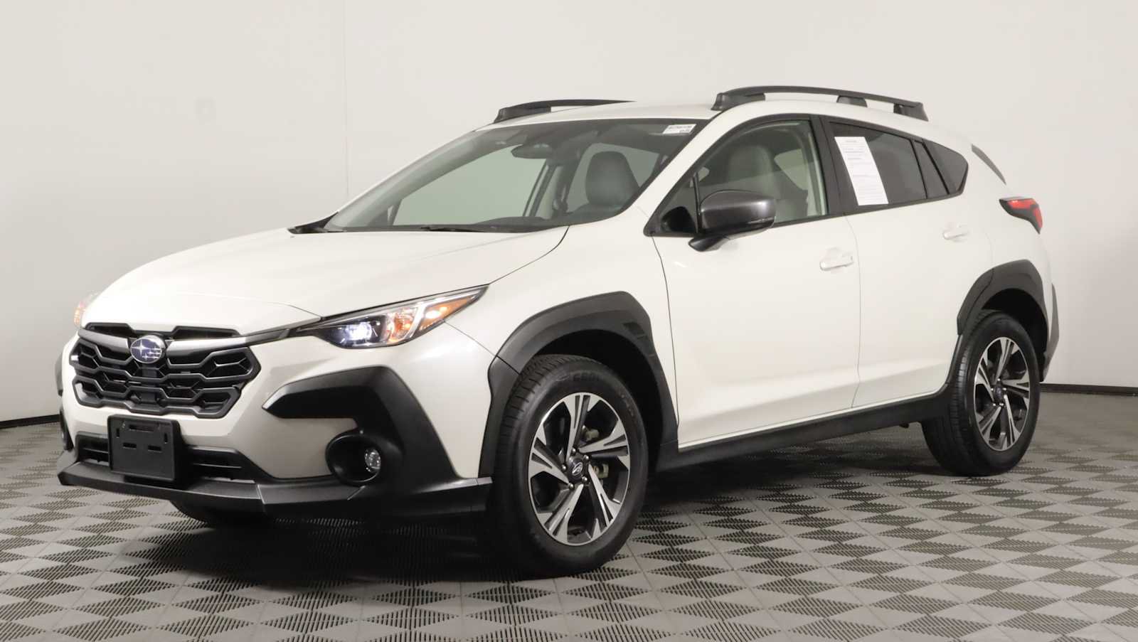 Used 2024 Subaru Crosstrek 2.0i Premium AWD/4WD image 3