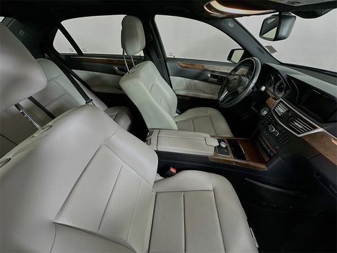Used 2013 Mercedes-Benz E 350 Sedan image 28
