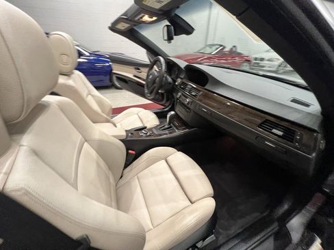 Used 2013 BMW 335i Convertible image 60