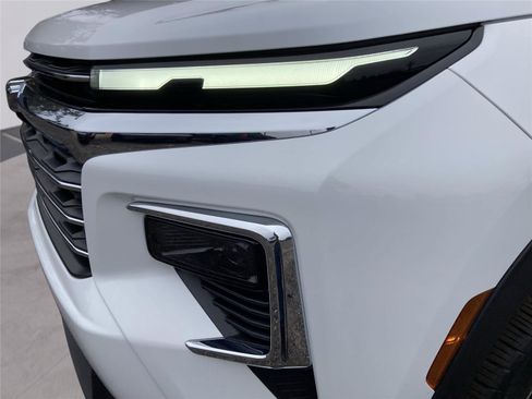 New 2026 Chevrolet Traverse LT w/ Sun and Wheel Package image 11