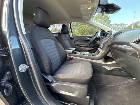 Used 2024 Ford Edge SE w/ Black Appearance Package image 10