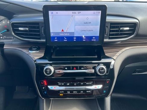 Used 2022 Ford Explorer Limited w/ Class IV Trailer Tow Package image 28