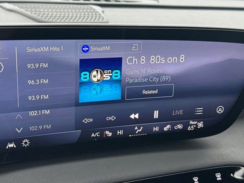 Used 2025 Buick Enclave Preferred image 23