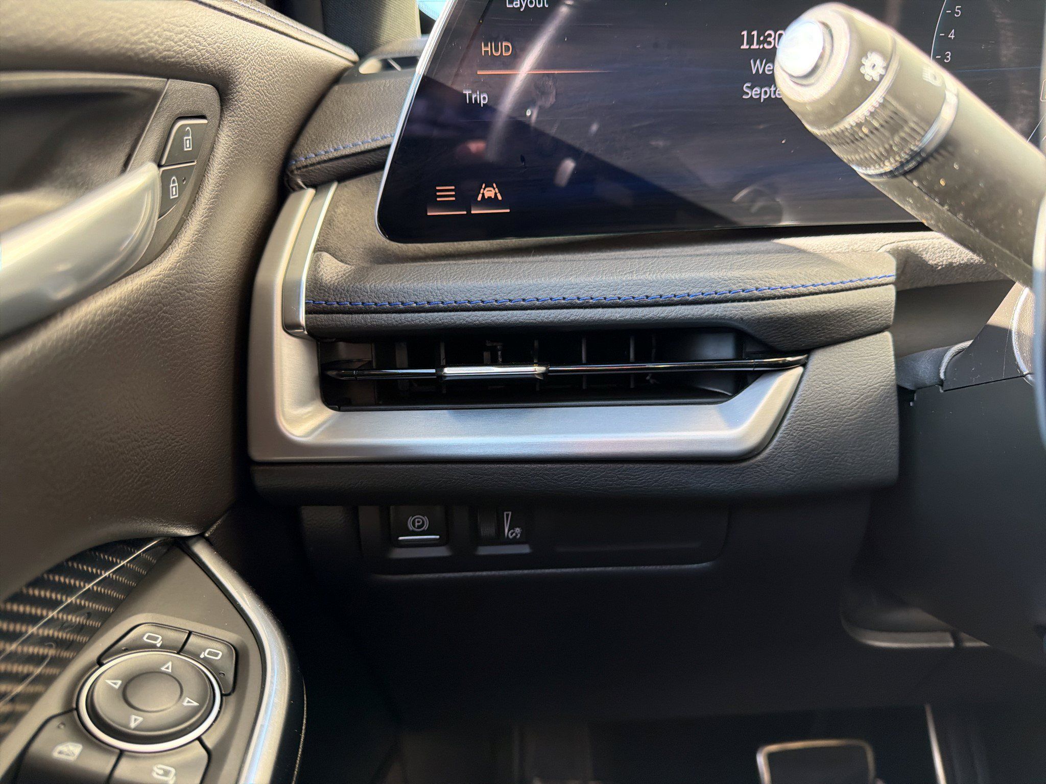 Certified 2024 Cadillac XT4 Sport AWD/4WD image 33