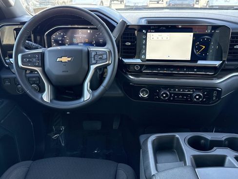 Used 2023 Chevrolet Silverado 1500 LT image 2