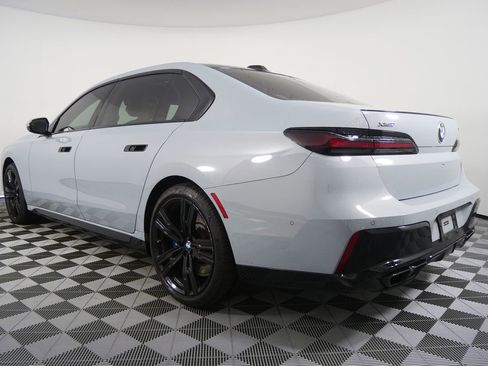 Certified 2023 BMW 760i xDrive image 6