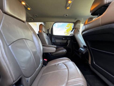 Used 2016 GMC Acadia SLT FWD image 16