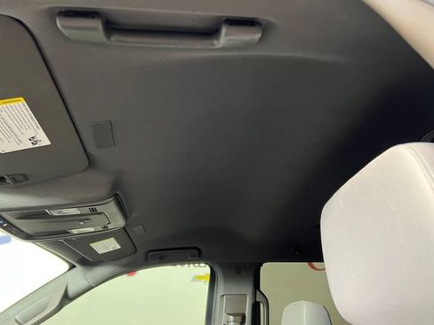 Used 2025 Chevrolet Tahoe LS RWD image 21
