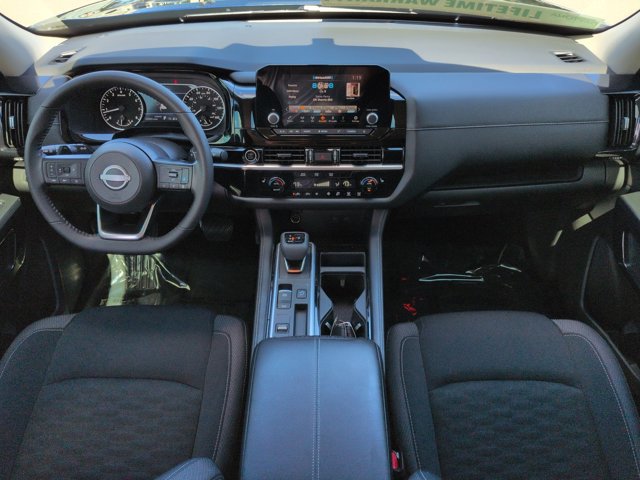 Used 2024 Nissan Pathfinder SV FWD image 15