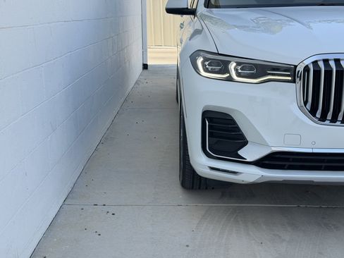 Used 2019 BMW X7 xDrive40i w/ Luxury Seating Package AWD/4WD image 13