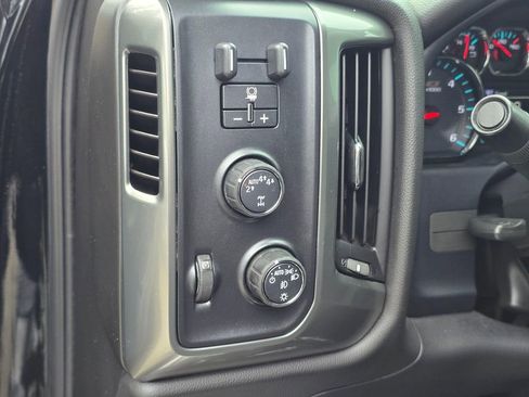 Used 2018 Chevrolet Silverado 1500 LT w/ All Star Edition image 23