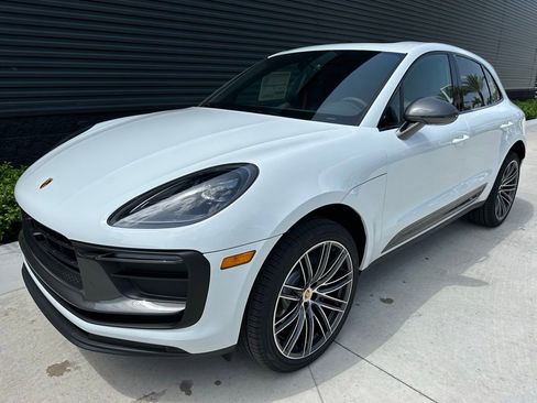 Certified 2025 Porsche Macan Turbo image 6