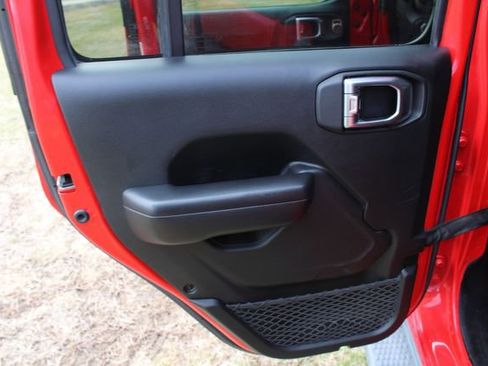 Used 2019 Jeep Wrangler Unlimited Sport S image 24