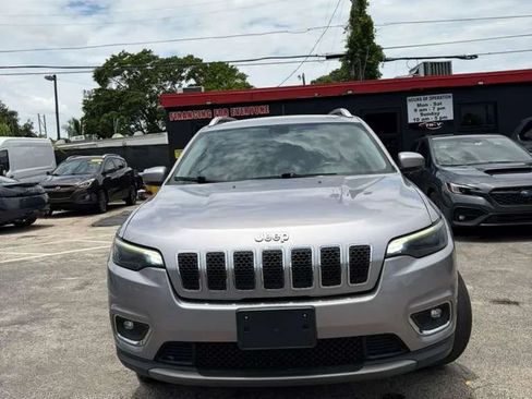 Used 2019 Jeep Cherokee Limited AWD/4WD image 2