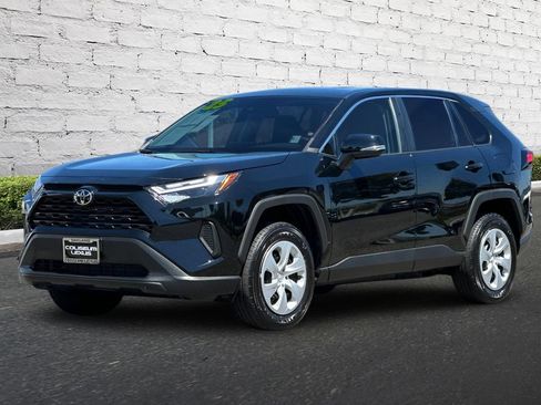 Used 2025 Toyota RAV4 LE AWD/4WD image 8