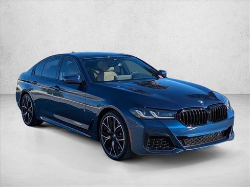 Used 2023 BMW 540i w/ M Sport Package image 3