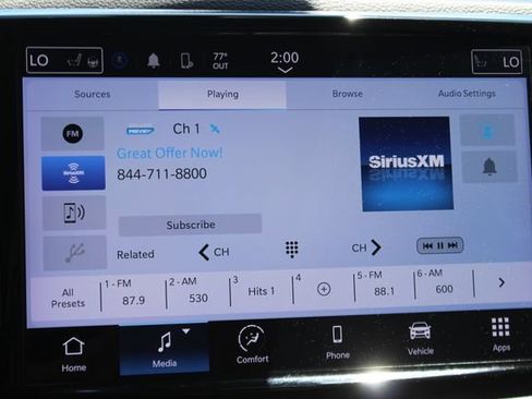 Used 2023 Chrysler Pacifica Touring-L FWD image 6