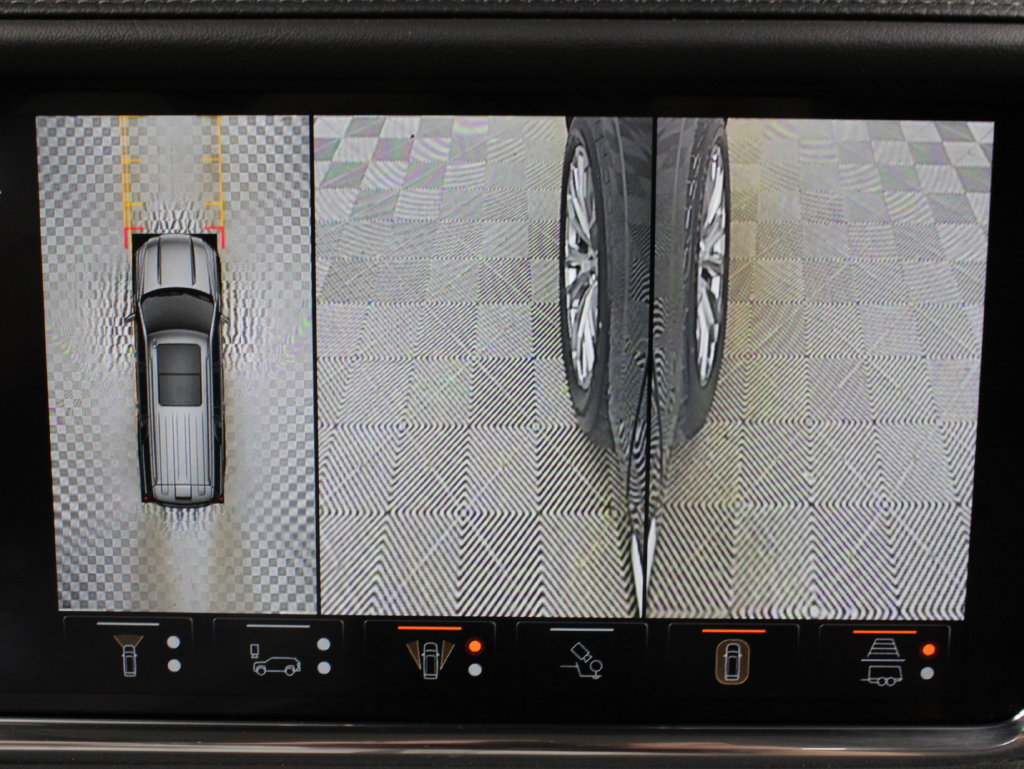 Used 2023 GMC Yukon XL Denali w/ Advanced Technology Package AWD/4WD image 28
