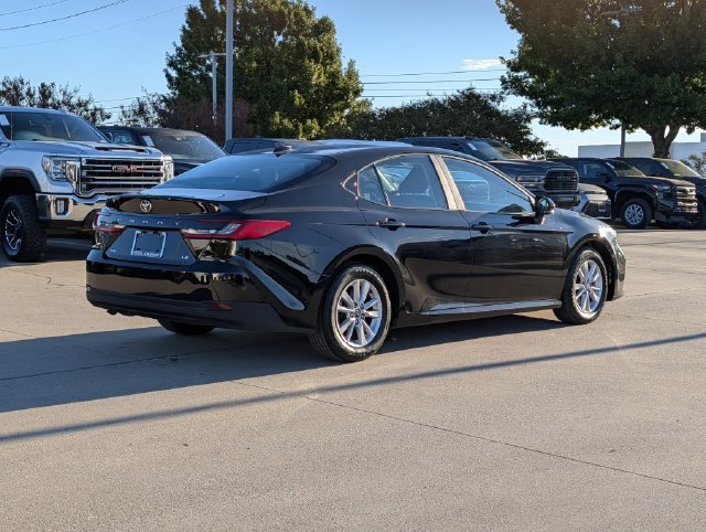 Used 2025 Toyota Camry LE FWD image 6