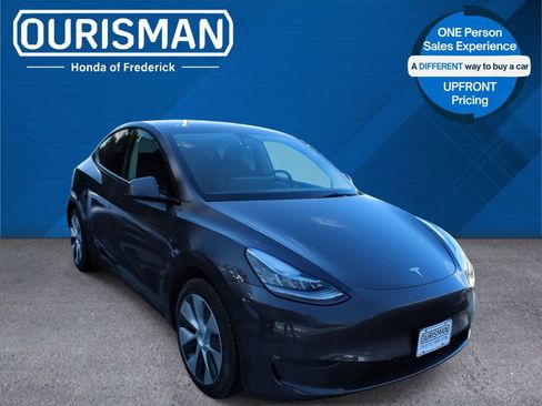 Used 2021 Tesla Model Y Long Range image 1