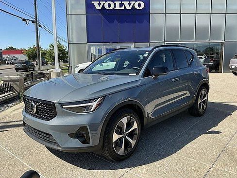 Certified 2023 Volvo XC40 B5 Plus w/ Protection Package Premier AWD/4WD image 3
