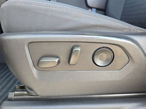 Used 2023 Chevrolet Silverado 1500 Custom image 15