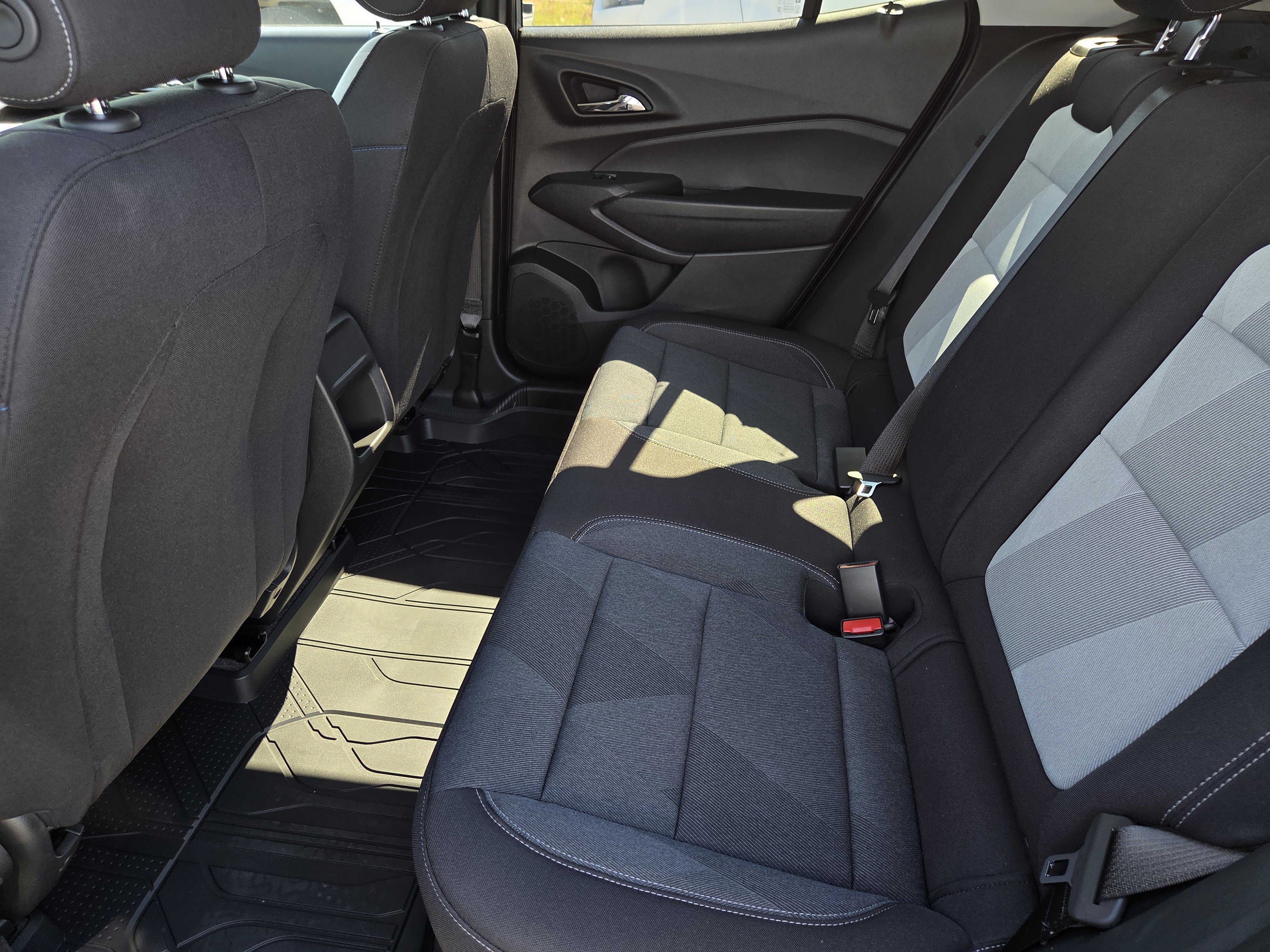 New 2026 Chevrolet Trax LS w/ LS Convenience Package FWD image 21