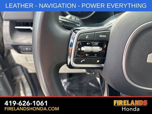 Used 2024 Kia Carnival EX FWD image 17