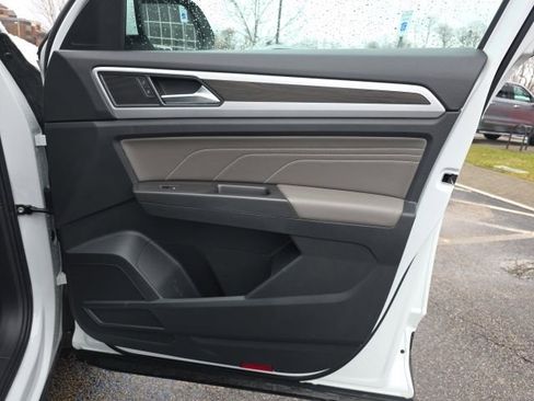 Used 2023 Volkswagen Atlas SE w/ Panoramic Sunroof Package image 8