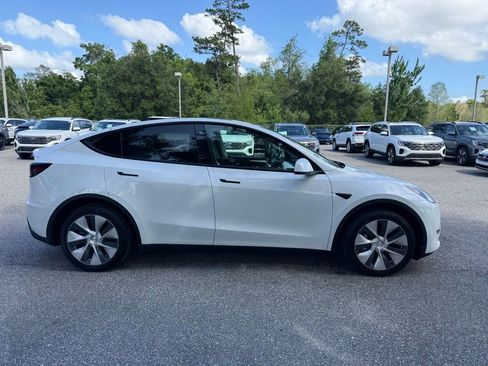 Used 2023 Tesla Model Y Long Range image 8