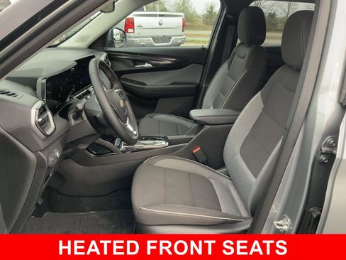 Used 2025 Chevrolet TrailBlazer LT w/ Convenience Package image 6