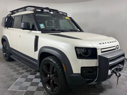 New 2024 Land Rover Defender 110 S image 10